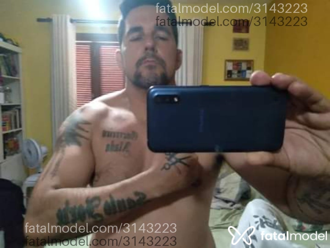 Acompanhante homem morena (o) de olhos castanhos em Porto Alegre - Moraes