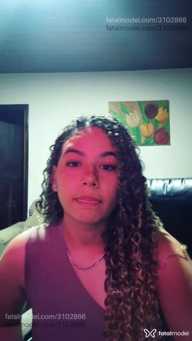 Acompanhante mulher com cabelo castanho de olhos pretos em Guarapuava Acompanhante mulher com cabelo castanho de olhos pretos em Guarapuava - Sunshine
