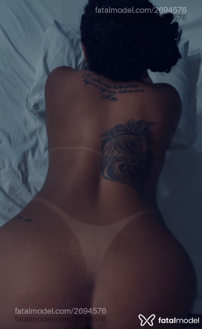 Acompanhante mulher morena (o) de olhos pretos em Vila Velha - Khailla