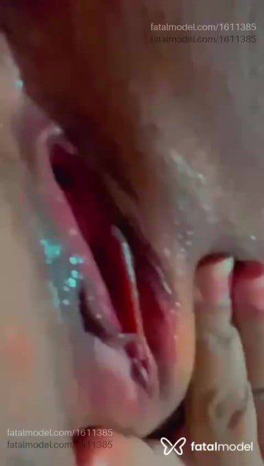 Acompanhante mulher com cabelo grisalho de olhos pretos em Palmas - Andressa
