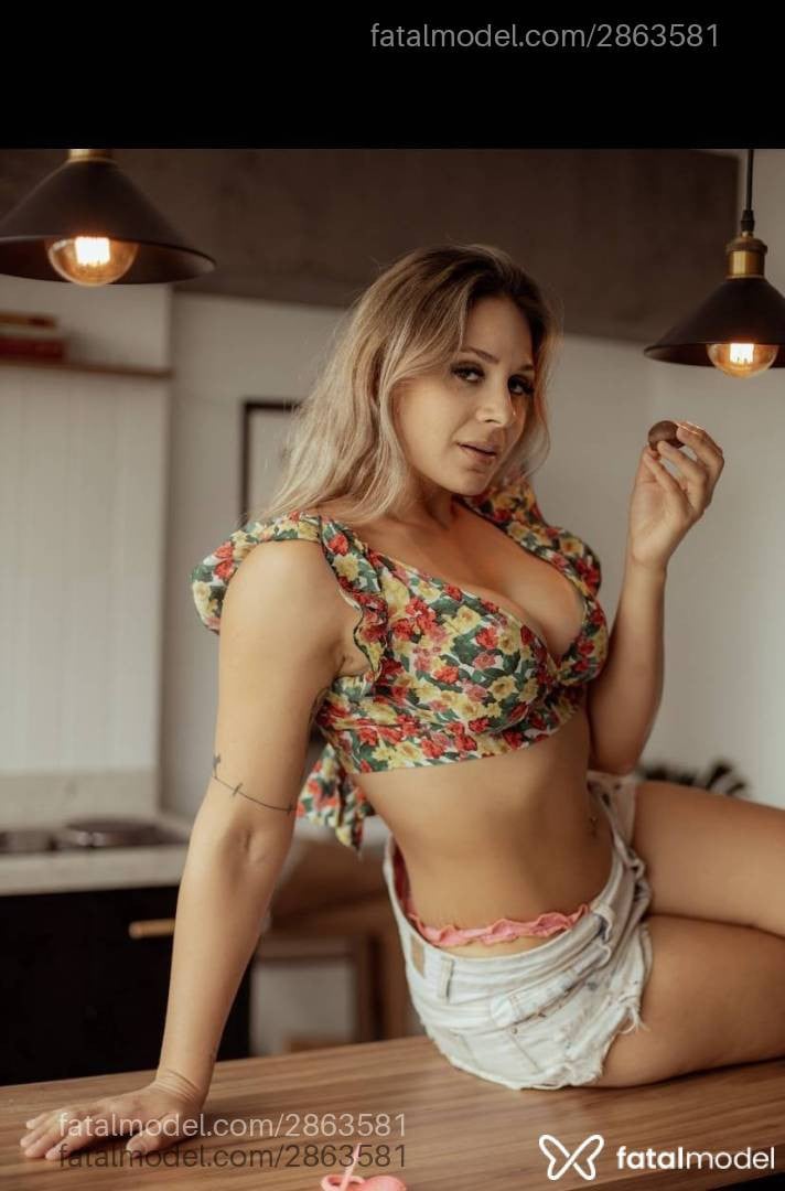 Acompanhante mulher loira (o) de olhos castanhos em Pouso Alegre - Amanda Candy