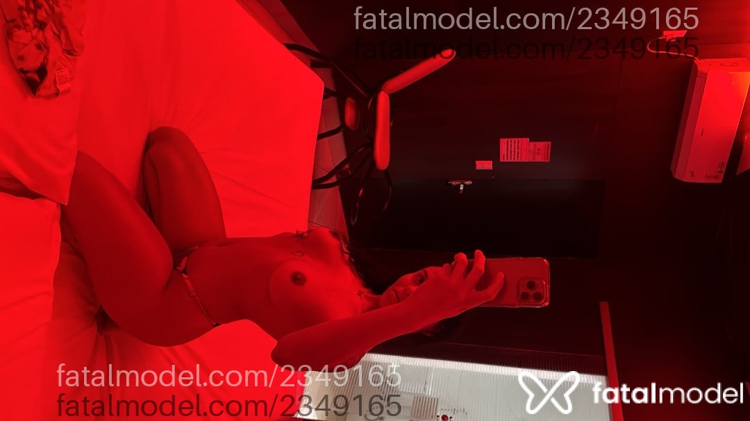 Acompanhante mulher com cabelo castanho de olhos mel - Nicoly