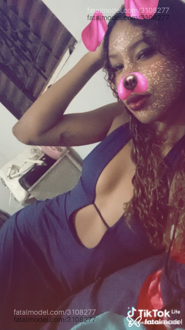 Acompanhante mulher loira (o) de olhos pretos em Parauapebas - Morena
