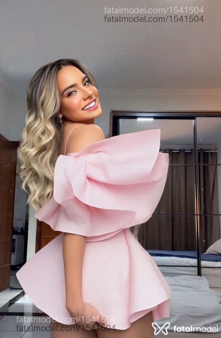 Acompanhante mulher loira (o) de olhos mel em Alta Floresta - Mel Linhares
