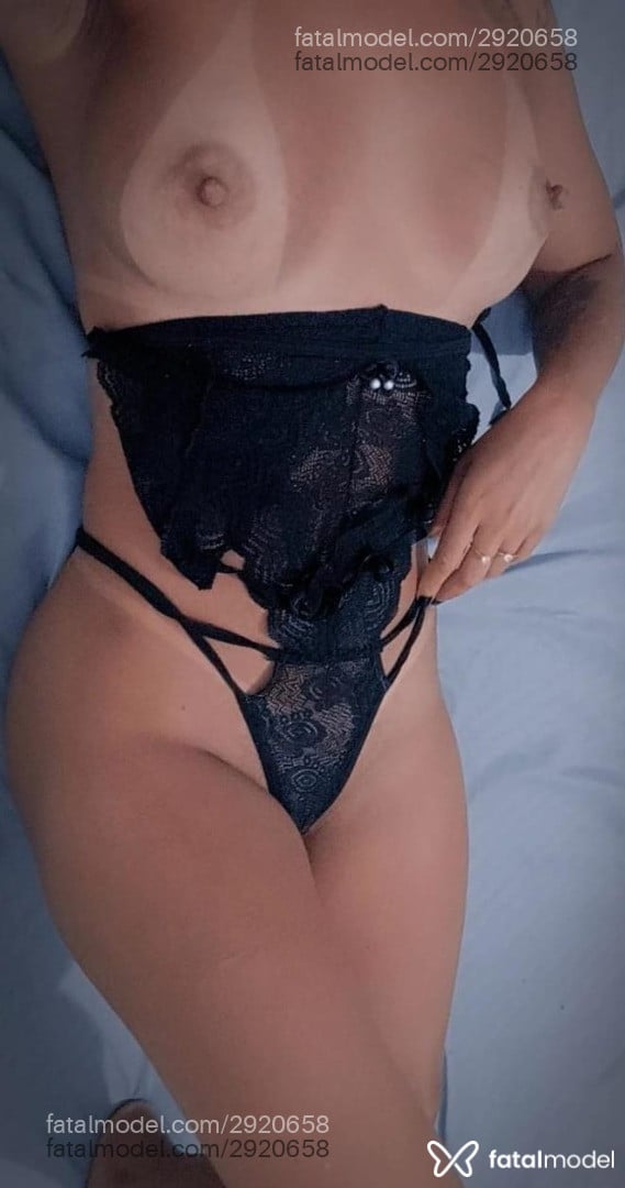 Acompanhante mulher morena (o) de olhos pretos - Rafaela