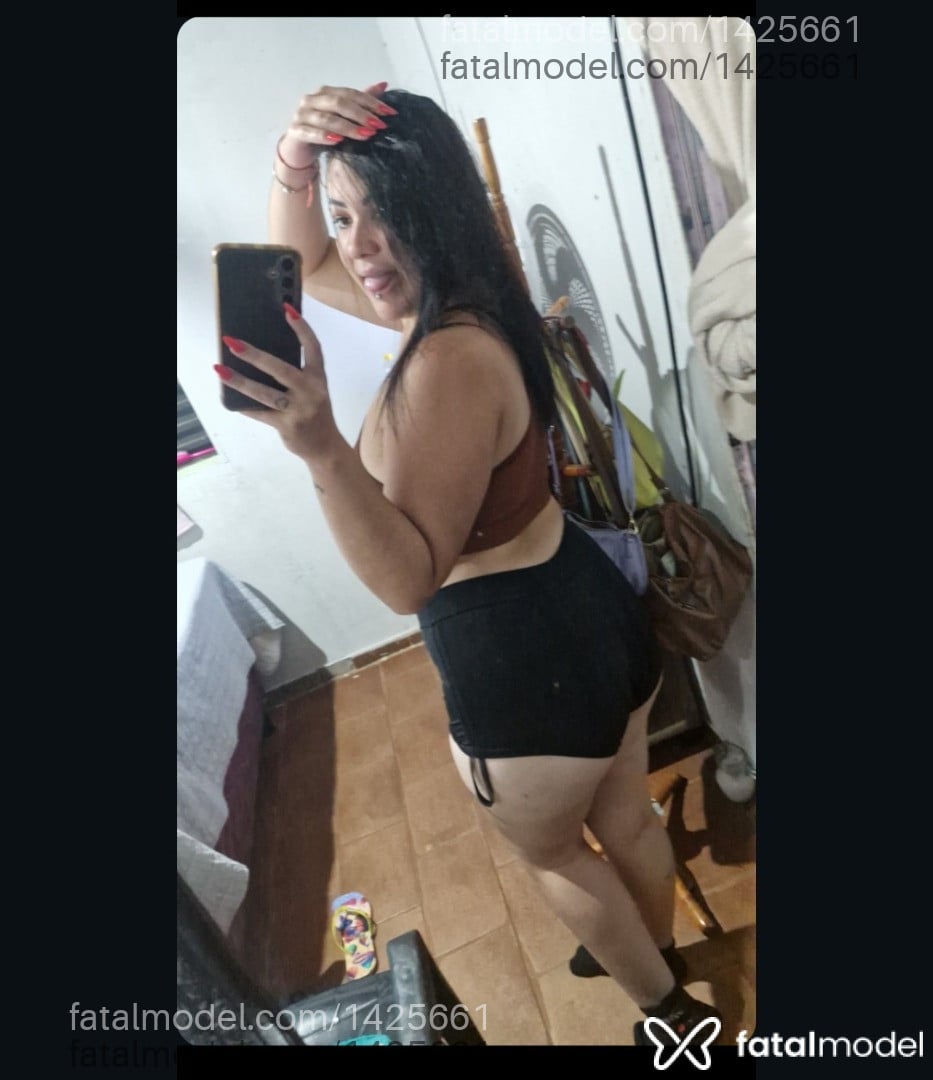 Acompanhante mulher morena (o) de olhos castanhos em Mineiros Acompanhante mulher morena (o) de olhos castanhos em Mineiros - Lavine Lavine