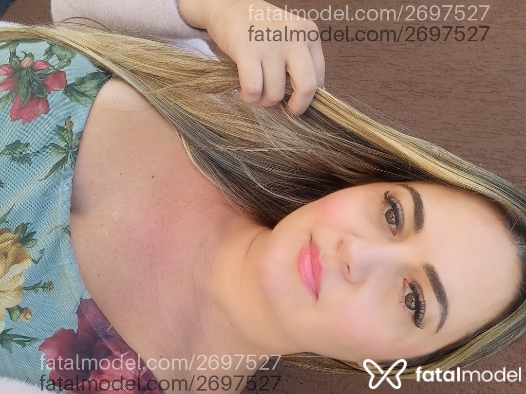 Acompanhante mulher loira (o) de olhos castanhos - Ticiane Acompanhante mulher loira (o) de olhos castanhos - Ticiane
