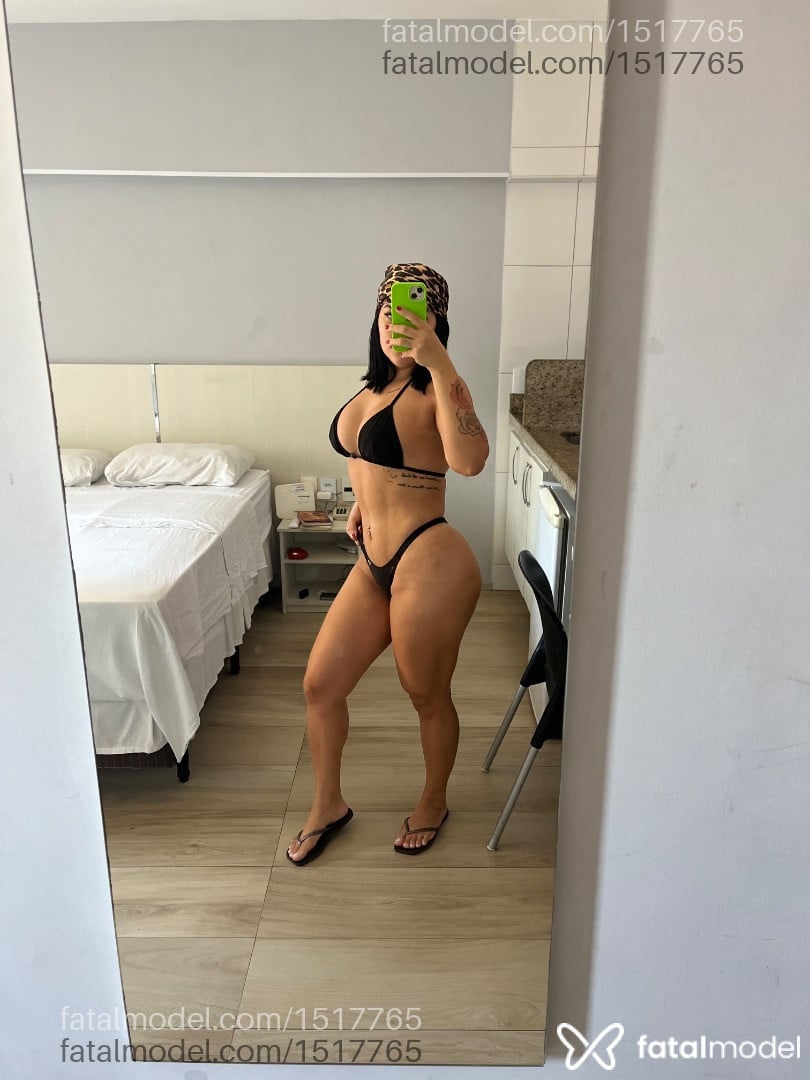 Acompanhante mulher morena (o) de olhos verdes em Foz do Iguaçu - Elena Moretti