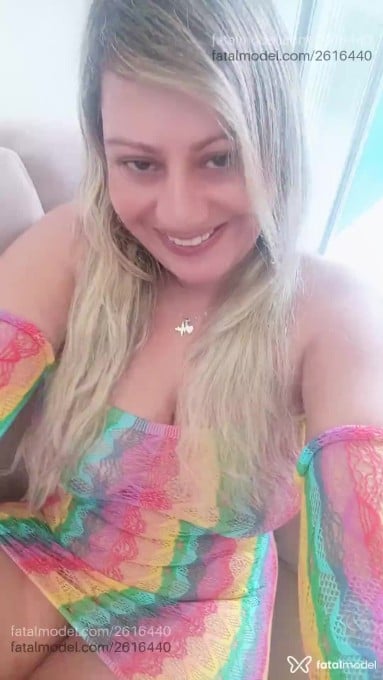 Acompanhante mulher loira (o) de olhos castanhos em Curvelo - Marcela