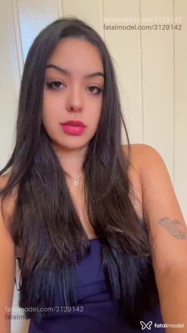 Acompanhante mulher morena (o) de olhos castanhos em Virtual Acompanhante mulher morena (o) de olhos castanhos em Virtual - Bruna