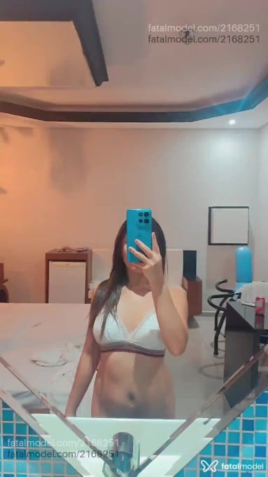 Acompanhante mulher com cabelo castanho de olhos castanhos em Franca - Karol