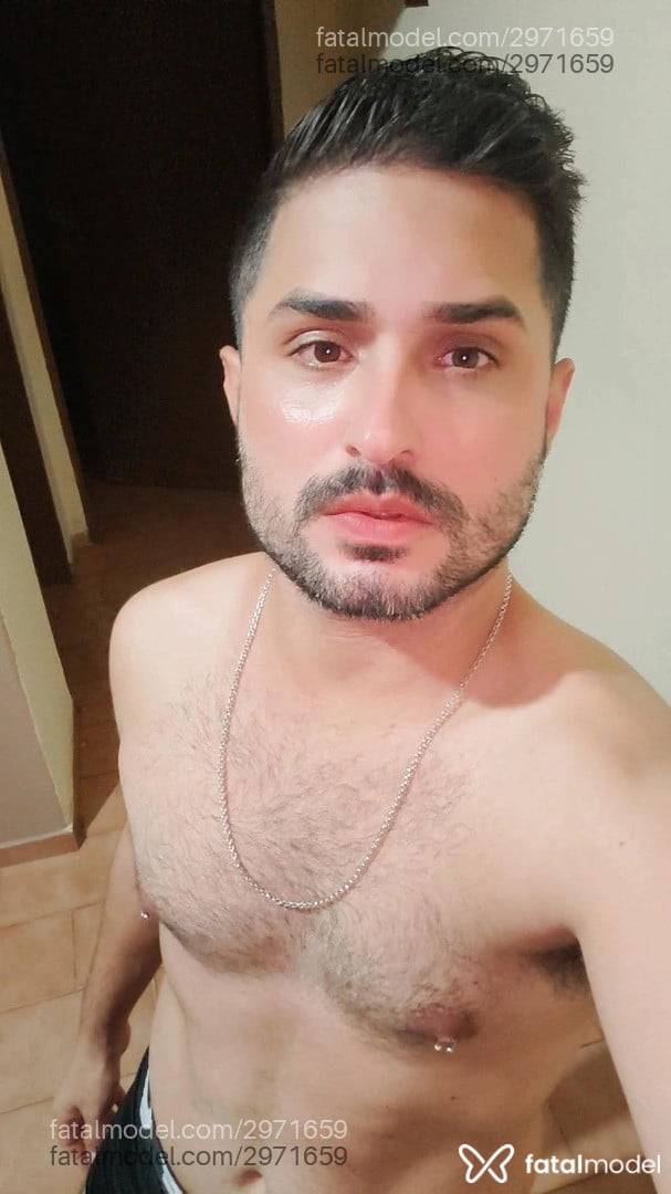 Acompanhante homem com cabelo castanho de olhos mel em Catanduva - Nogueira