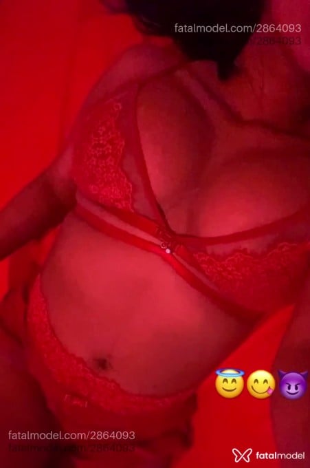 Acompanhante mulher morena (o) de olhos pretos - Brenda Castilho Acompanhante mulher morena (o) de olhos pretos - Brenda Castilho
