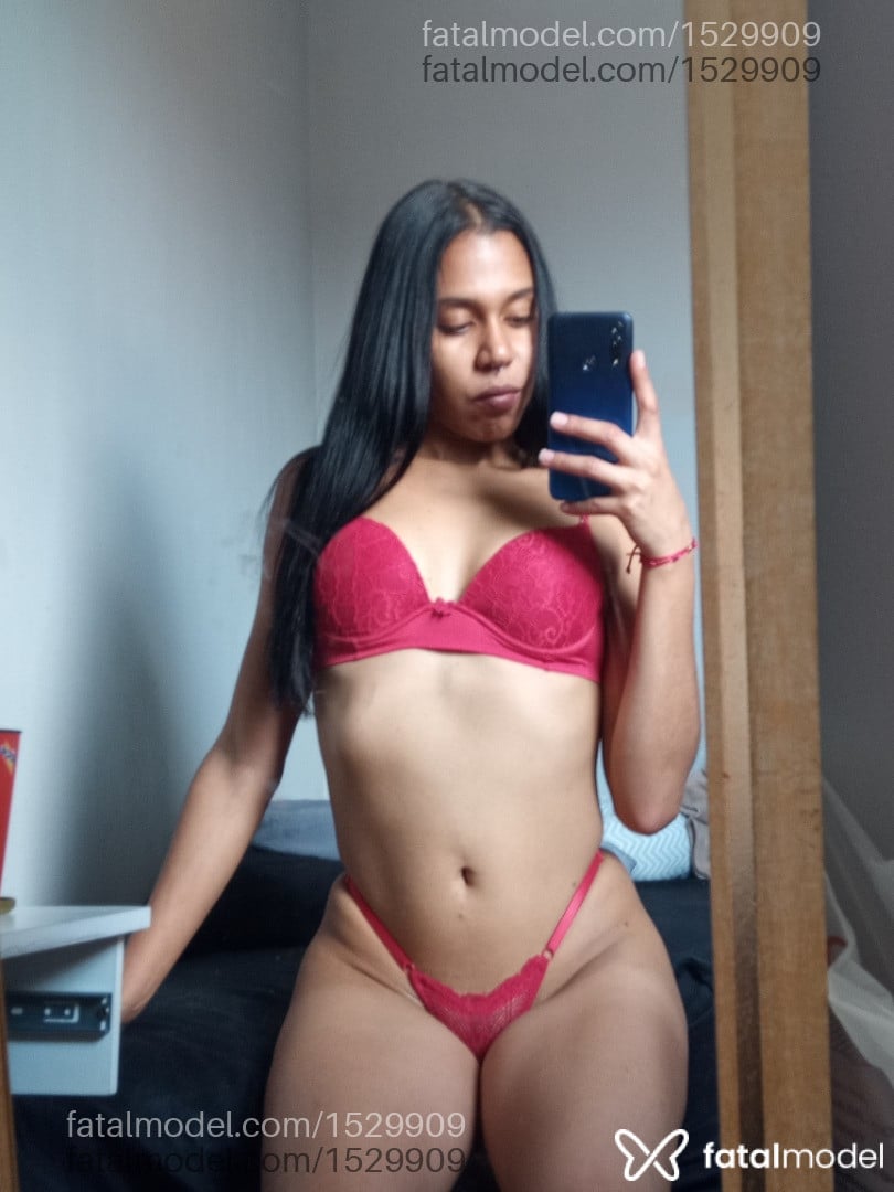 Acompanhante mulher morena (o) de olhos castanhos em São Paulo - Carolina