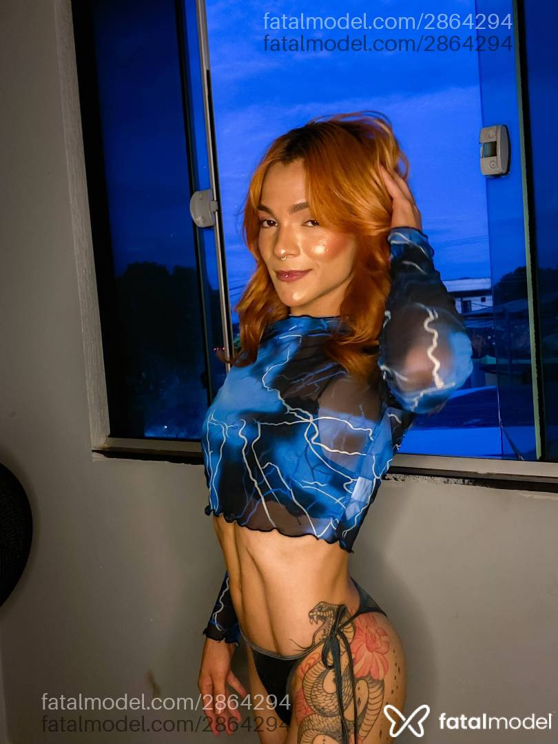 Acompanhante mulher trans ruiva (o) de olhos castanhos em Virtual - Bella