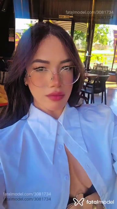 Acompanhante mulher morena (o) de olhos castanhos - Geovana Paris