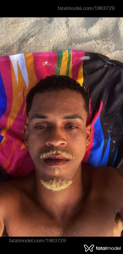Acompanhante homem morena (o) de olhos pretos - Xacau