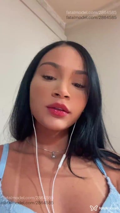 Acompanhante mulher morena (o) de olhos castanhos - Emilly Galbani