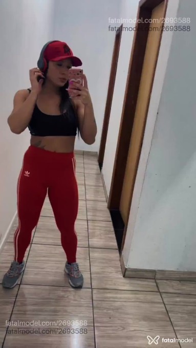Acompanhante mulher morena (o) de olhos castanhos em Virtual Acompanhante mulher morena (o) de olhos castanhos em Virtual - Carolzinha Fox