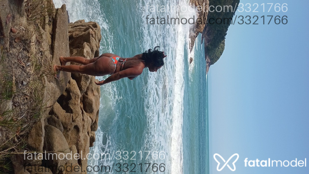 Acompanhante mulher morena (o) de olhos castanhos em Virtual Acompanhante mulher morena (o) de olhos castanhos em Virtual - Carol
