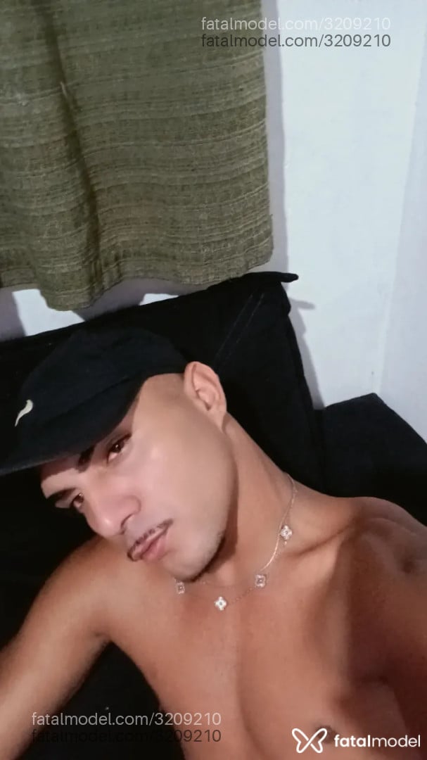 Acompanhante homem morena (o) de olhos castanhos em Rio de Janeiro - Daniel
