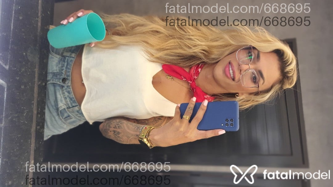 Acompanhante mulher trans loira (o) de olhos castanhos em Florianópolis - Kelly