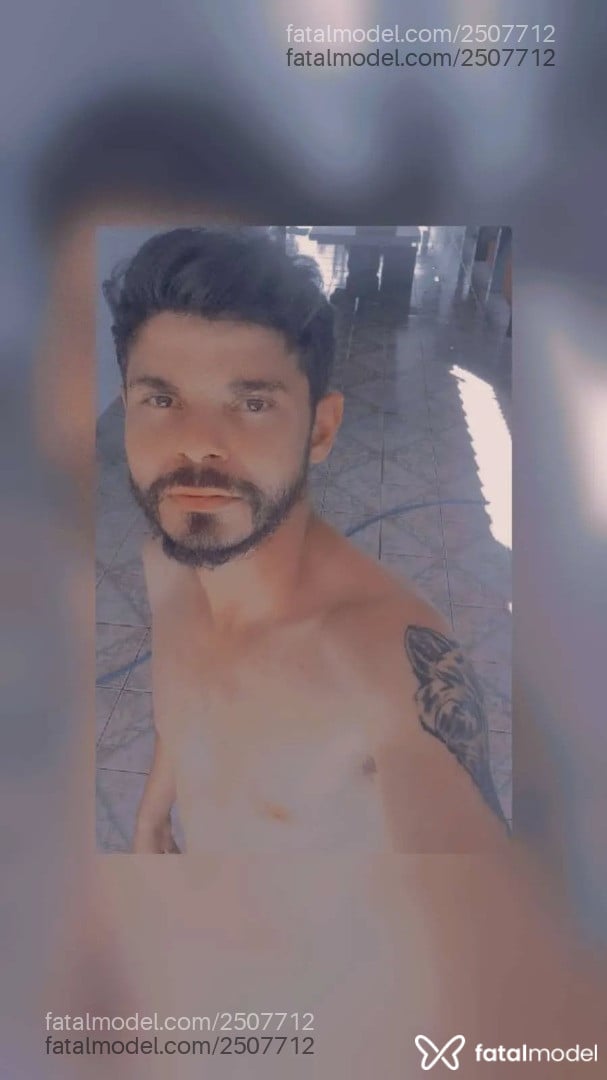 Acompanhante homem com cabelo castanho de olhos mel em Sinop - Bruno