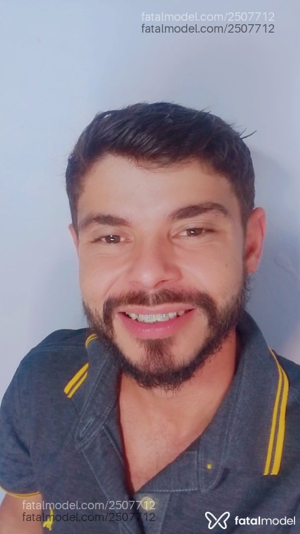 Acompanhante homem com cabelo castanho de olhos mel em Sinop - Bruno