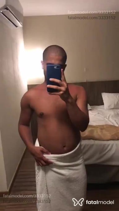Acompanhante homem morena (o) de olhos pretos - Volúpia