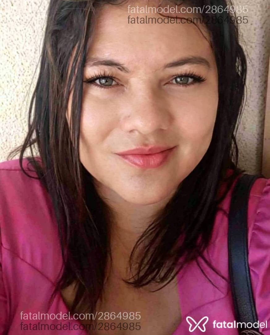 Acompanhante mulher com cabelo castanho de olhos verdes - Aninha