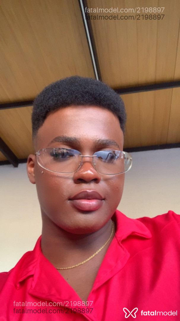 Acompanhante homem trans morena (o) de olhos castanhos em Uruaçu Acompanhante homem trans morena (o) de olhos castanhos em Uruaçu - Monatha
