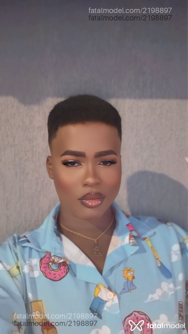 Acompanhante homem trans morena (o) de olhos castanhos em Uruaçu Acompanhante homem trans morena (o) de olhos castanhos em Uruaçu - Monatha