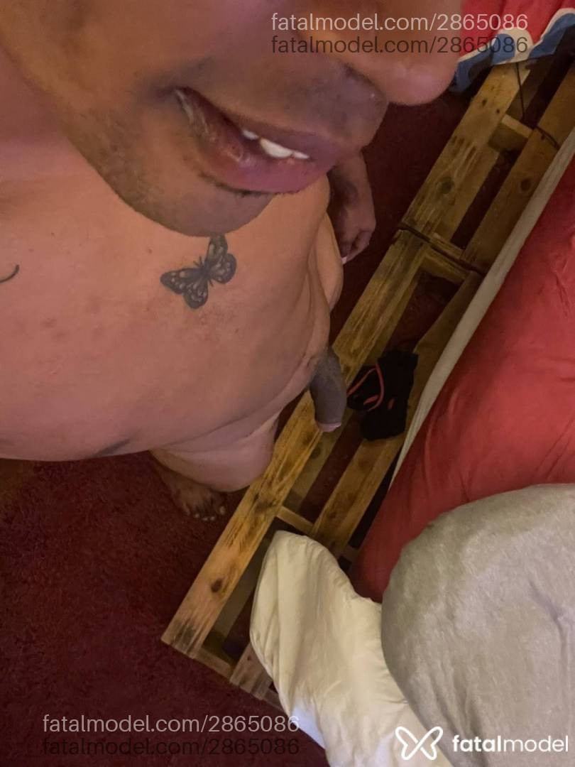 Acompanhante homem com cabelo castanho de olhos pretos - Gabriel