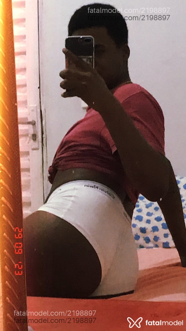 Acompanhante homem trans morena (o) de olhos castanhos em Uruaçu Acompanhante homem trans morena (o) de olhos castanhos em Uruaçu - Monatha