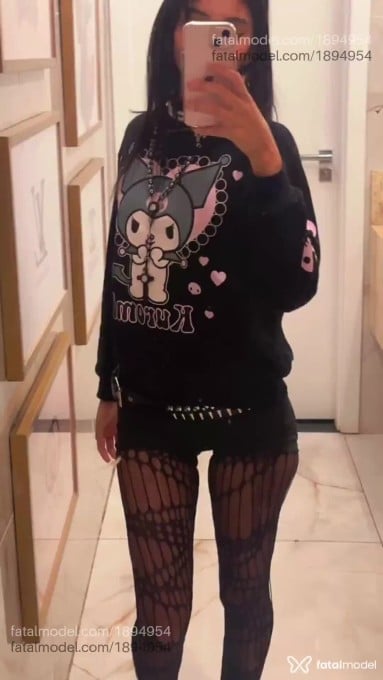 Acompanhante mulher com cabelo colorido de olhos castanhos em Dourados - Gothic