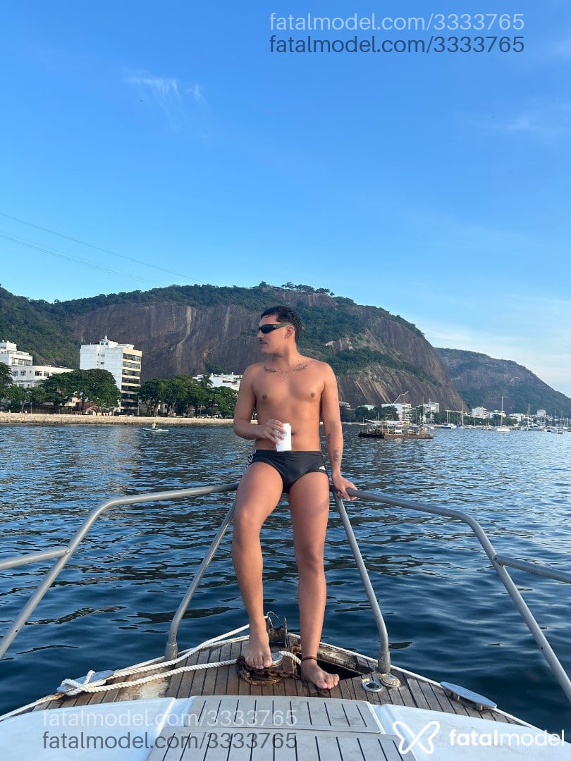 Acompanhante homem morena (o) de olhos castanhos em Rio de Janeiro - David