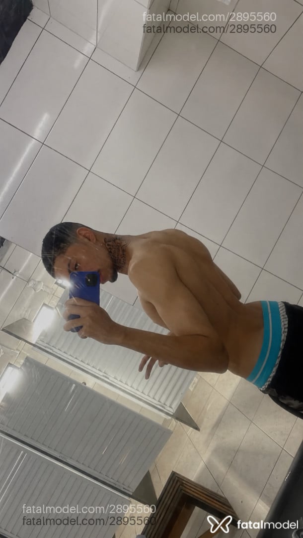 Acompanhante homem com cabelo castanho de olhos castanhos em Vitória da Conquista - Alenkar