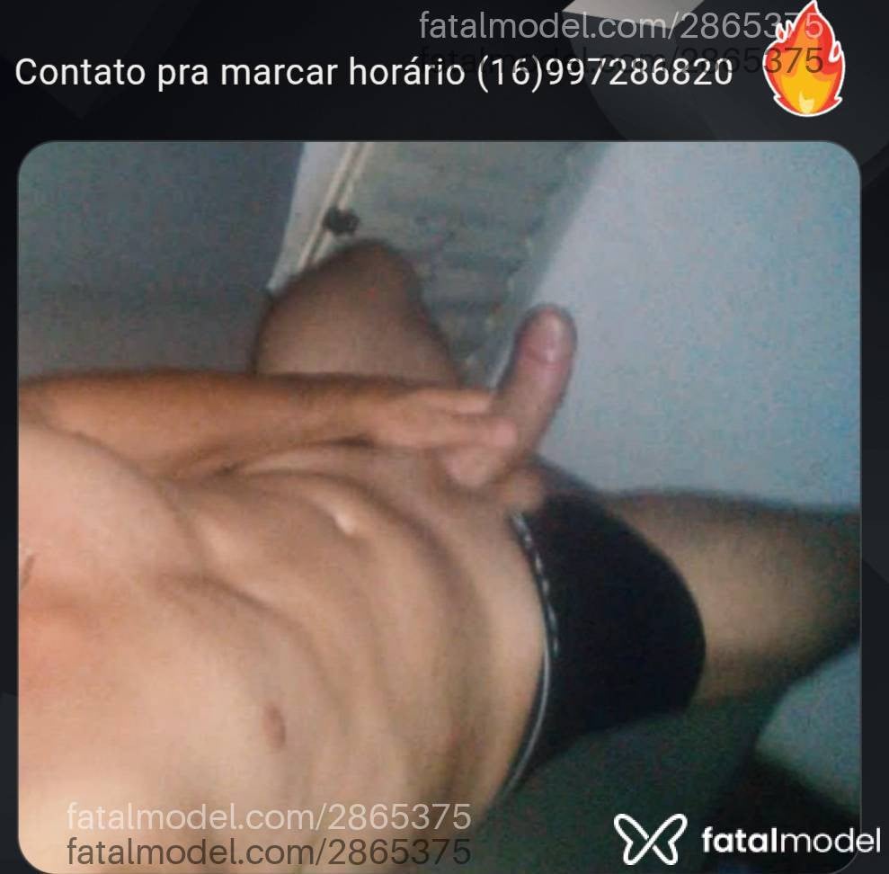 Acompanhante homem com cabelo castanho de olhos verdes em Viradouro - Cleiton