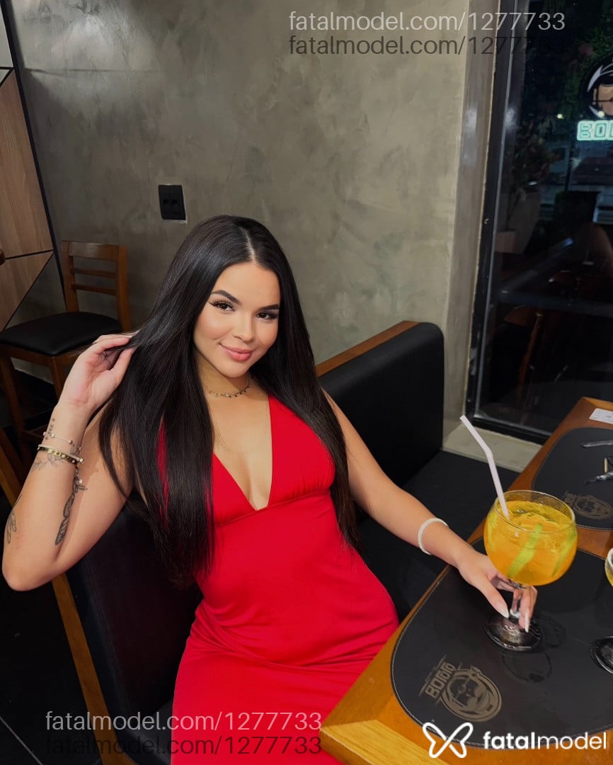 Acompanhante mulher com cabelo castanho de olhos castanhos em São Paulo - ísis Valentina