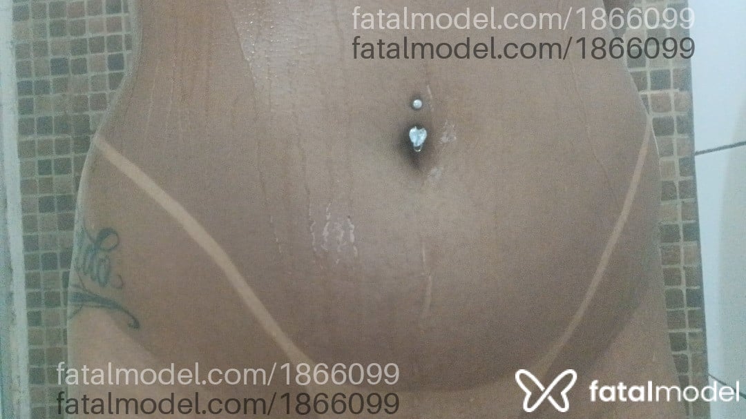 Acompanhante mulher morena (o) de olhos pretos - Inadequada Acompanhante mulher morena (o) de olhos pretos - Inadequada