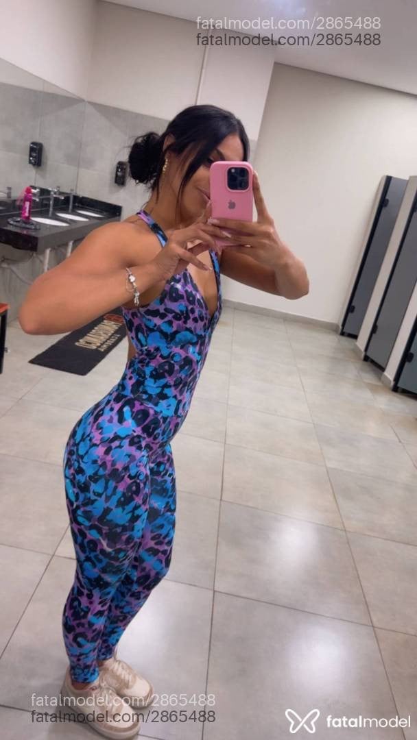 Acompanhante mulher com cabelo castanho de olhos castanhos em Araraquara - Bianca