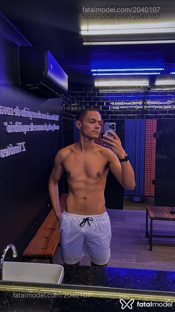 Acompanhante homem morena (o) de olhos pretos em Rio de Janeiro - Marcos