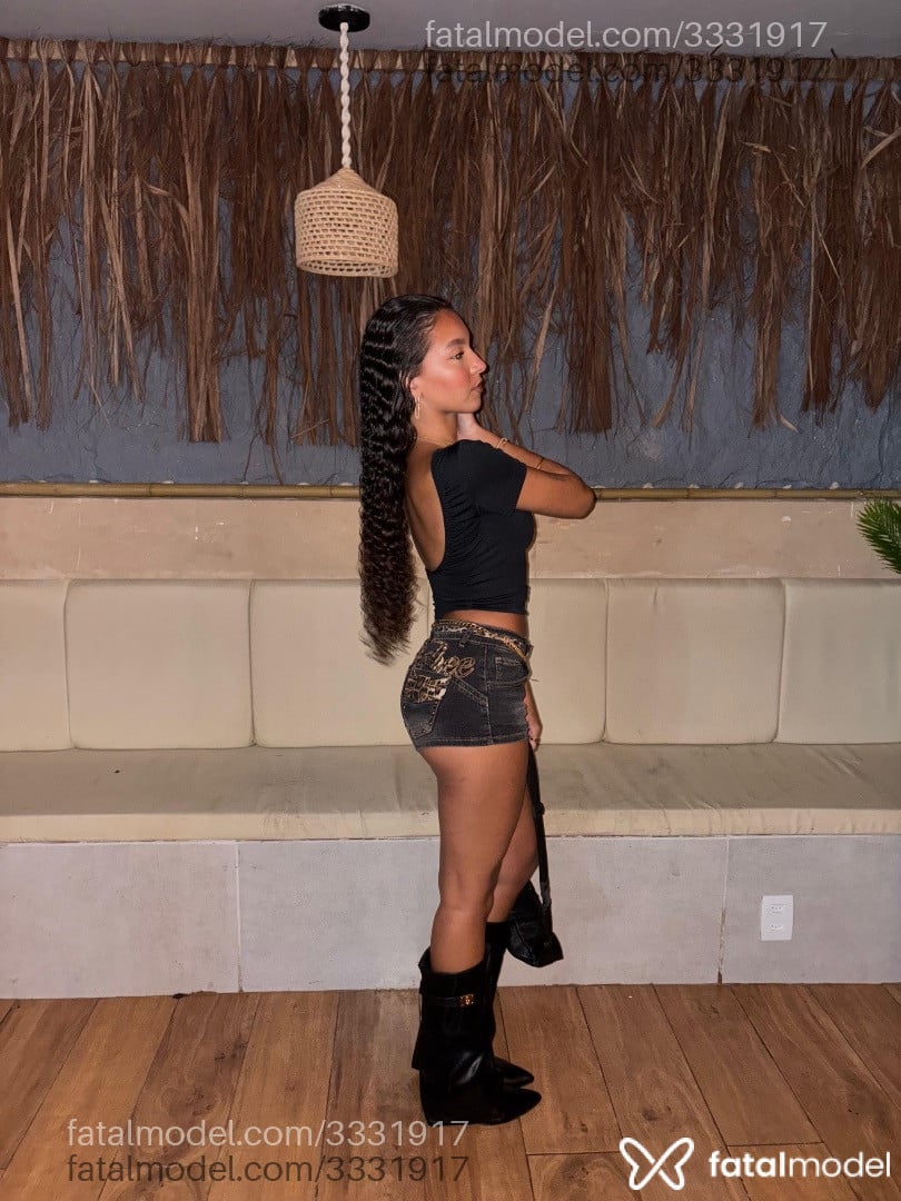 Acompanhante mulher com cabelo castanho de olhos mel em Rio de Janeiro - Dilha