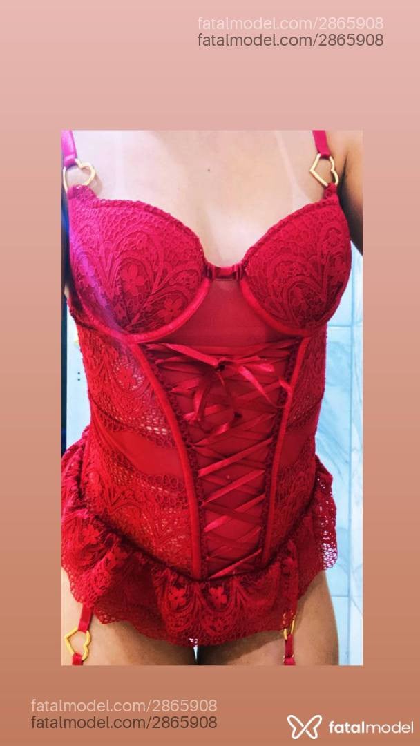 Acompanhante mulher morena (o) de olhos castanhos - Brunna