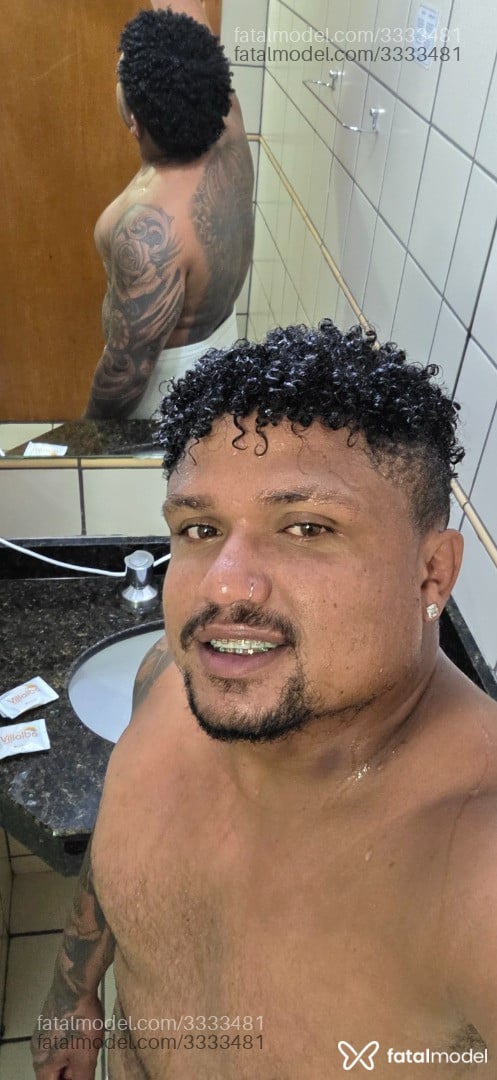 Acompanhante homem morena (o) de olhos castanhos em Balneário Camboriú Acompanhante homem morena (o) de olhos castanhos em Balneário Camboriú - Carlos