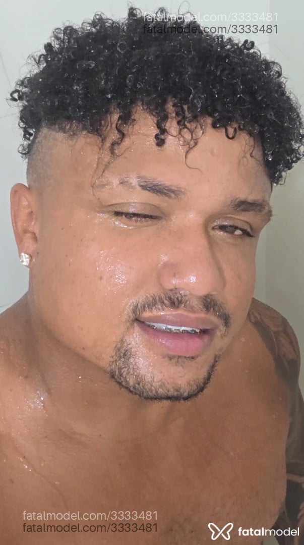 Acompanhante homem morena (o) de olhos castanhos em Balneário Camboriú Acompanhante homem morena (o) de olhos castanhos em Balneário Camboriú - Carlos