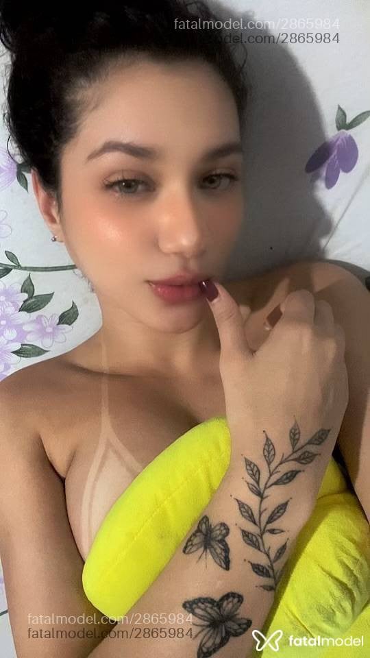 Acompanhante mulher com cabelo castanho de olhos castanhos - Heloisa