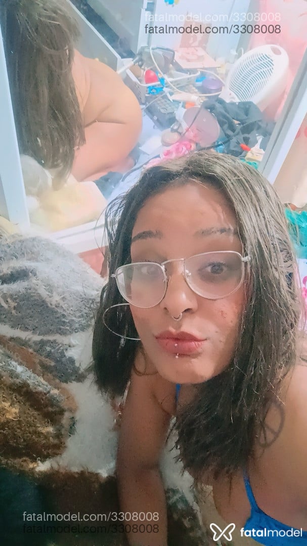 Acompanhante mulher morena (o) de olhos castanhos em Virtual - Nayce