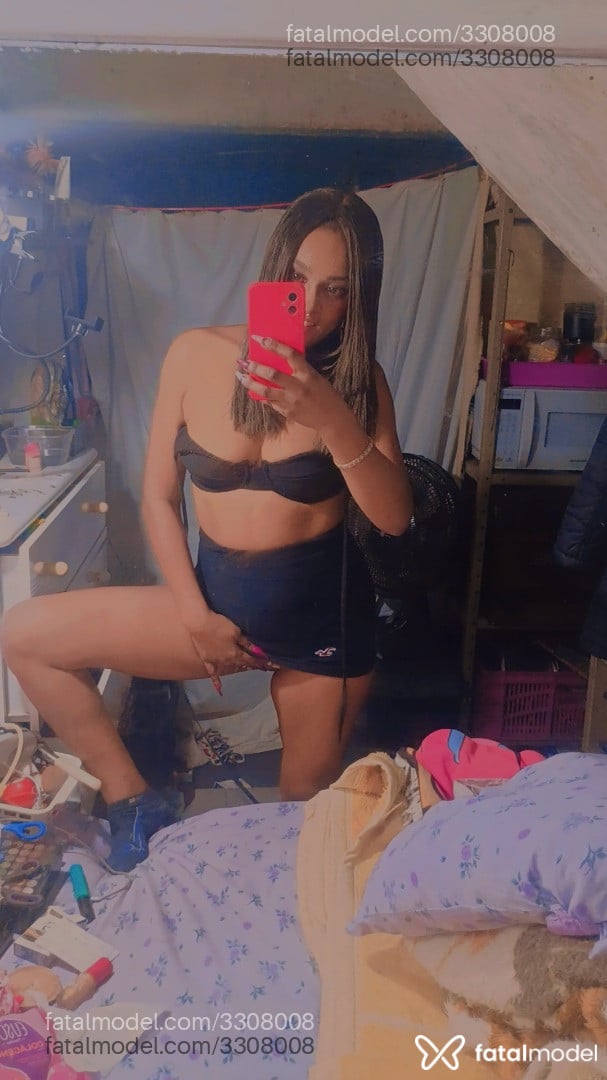 Acompanhante mulher morena (o) de olhos castanhos em Virtual Acompanhante mulher morena (o) de olhos castanhos em Virtual - Nayce