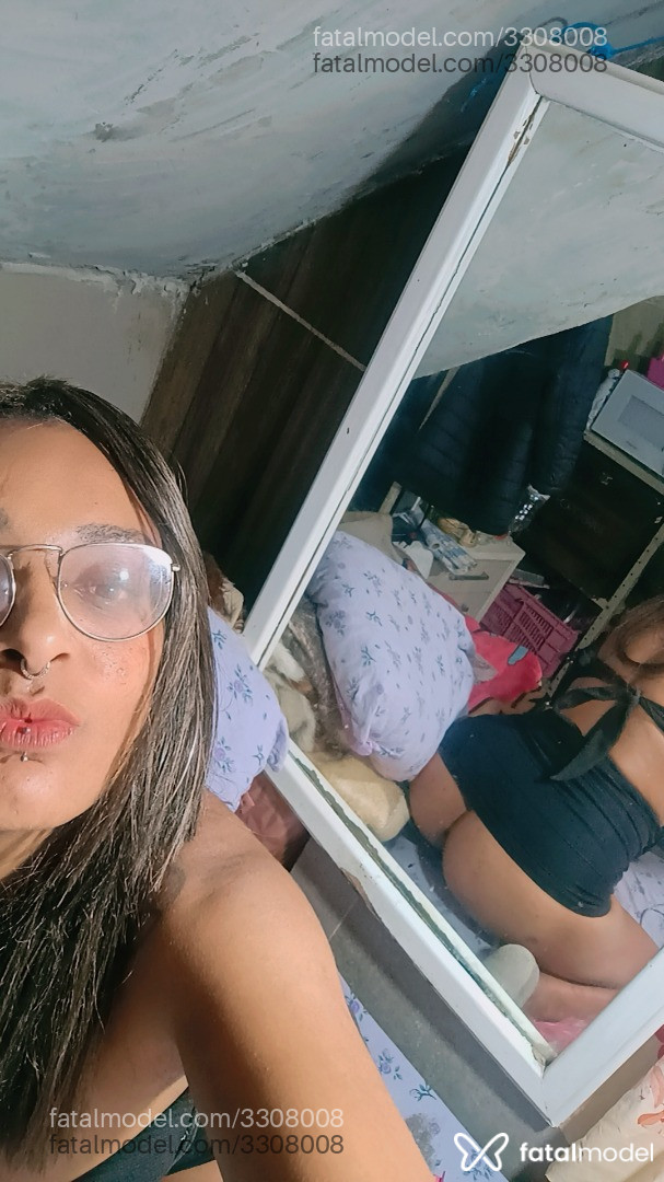 Acompanhante mulher morena (o) de olhos castanhos em Virtual Acompanhante mulher morena (o) de olhos castanhos em Virtual - Nayce